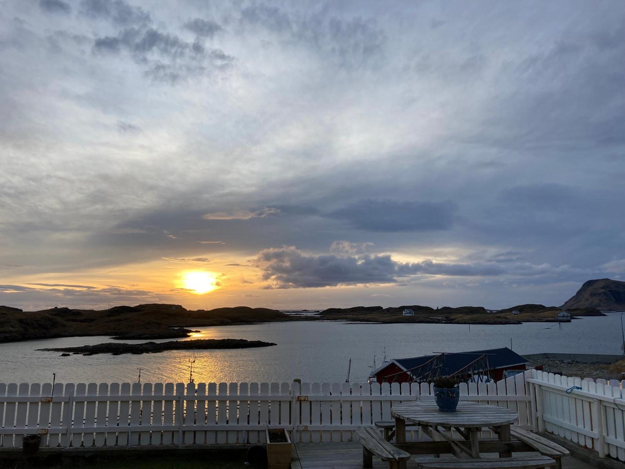 Fiskarheimen Havly, Rost Hotel Bagian luar foto