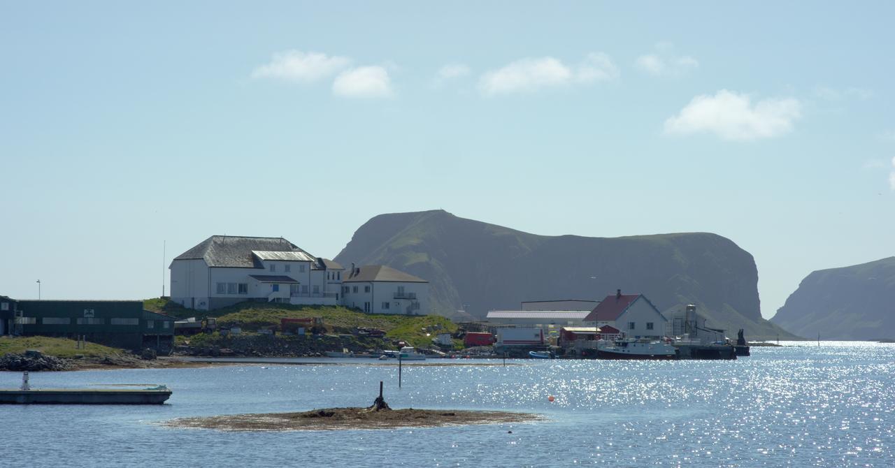 Fiskarheimen Havly, Rost Hotel Bagian luar foto