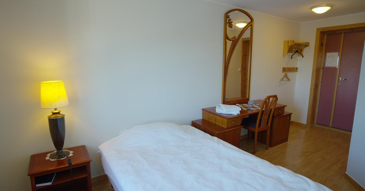 Fiskarheimen Havly, Rost Hotel Bagian luar foto